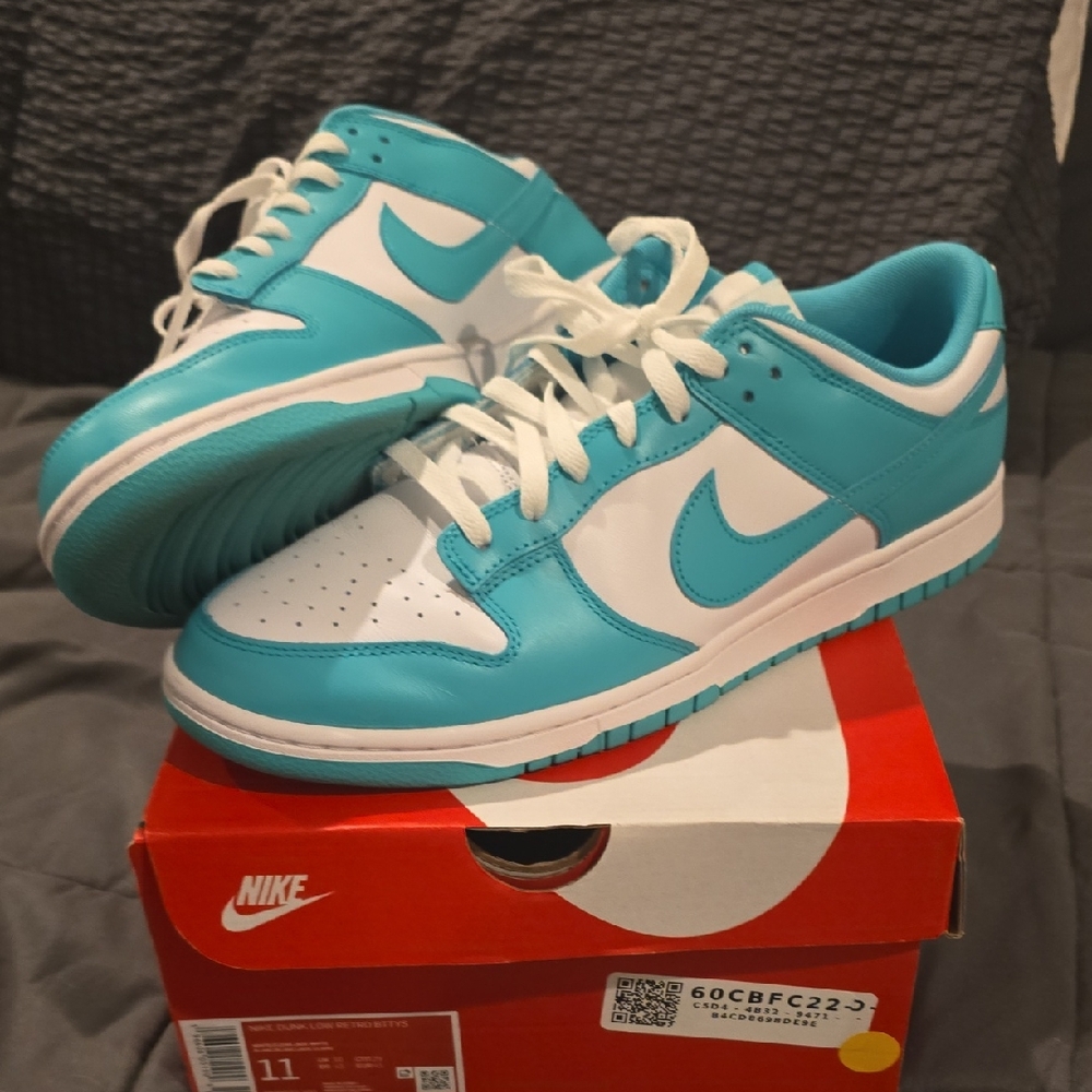 Nike Mens Sneakers - Aqua and White